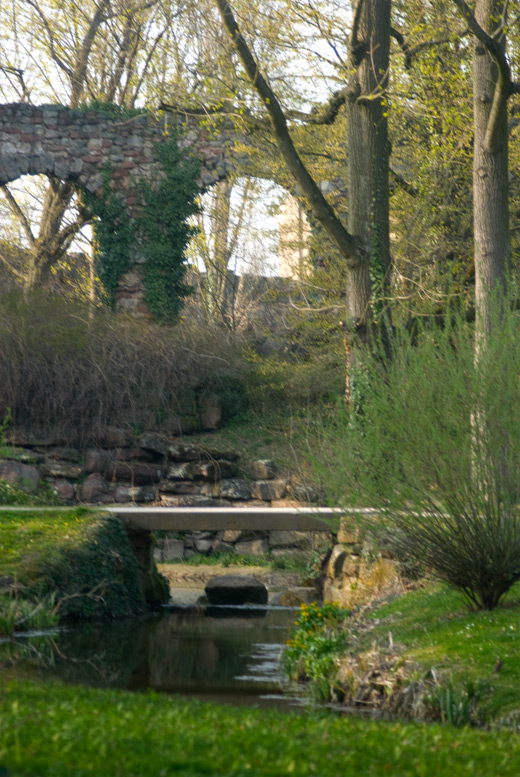 Die Römische Wasserleitung - Aquädukt im Schlossgarten Schwetzingen