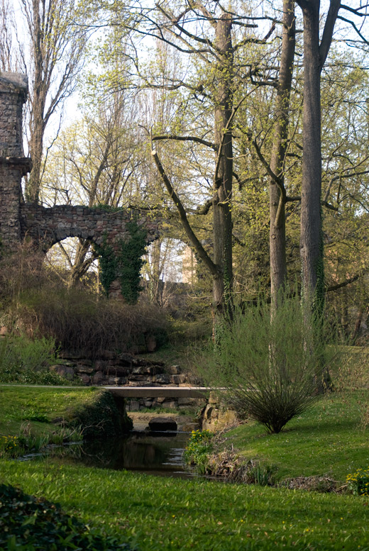 Die Römische Wasserleitung - Aquädukt im Schlossgarten Schwetzingen