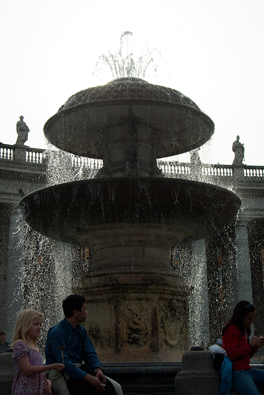 Brunnen, Petersplatz